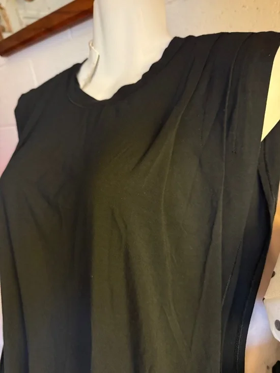 Lululemon - Picture 2 of 7